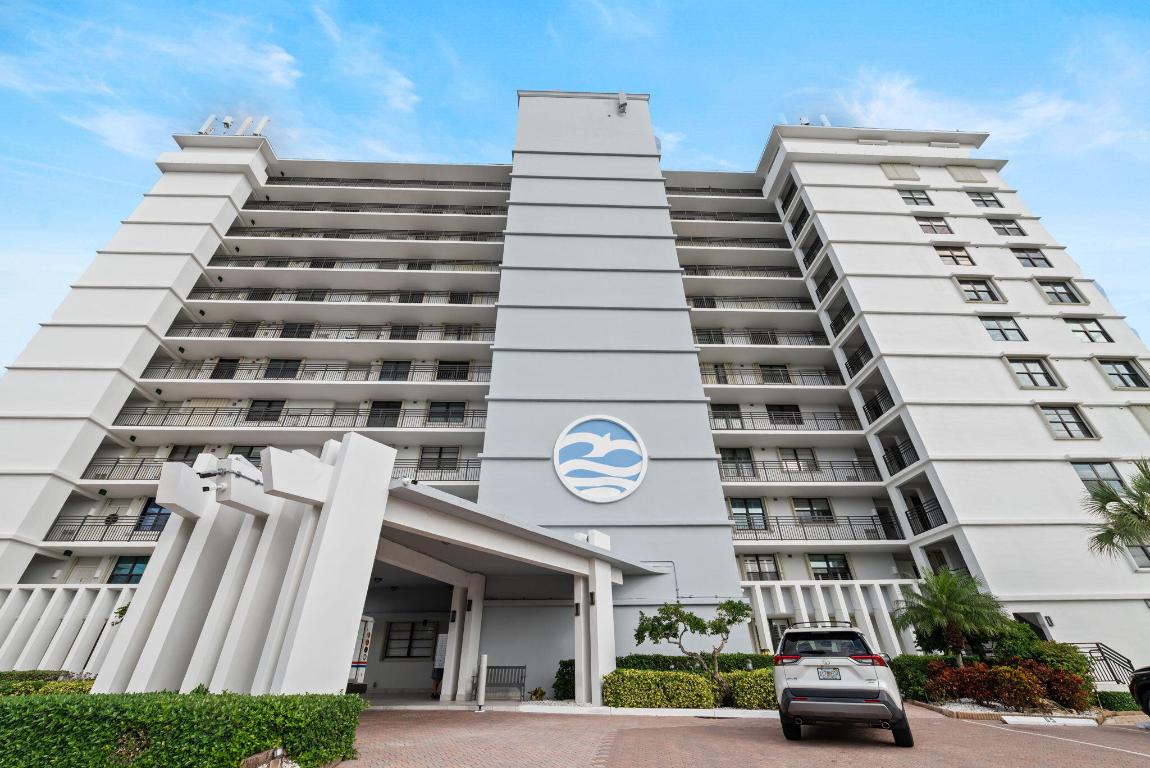 840 Ocean Drive 1005