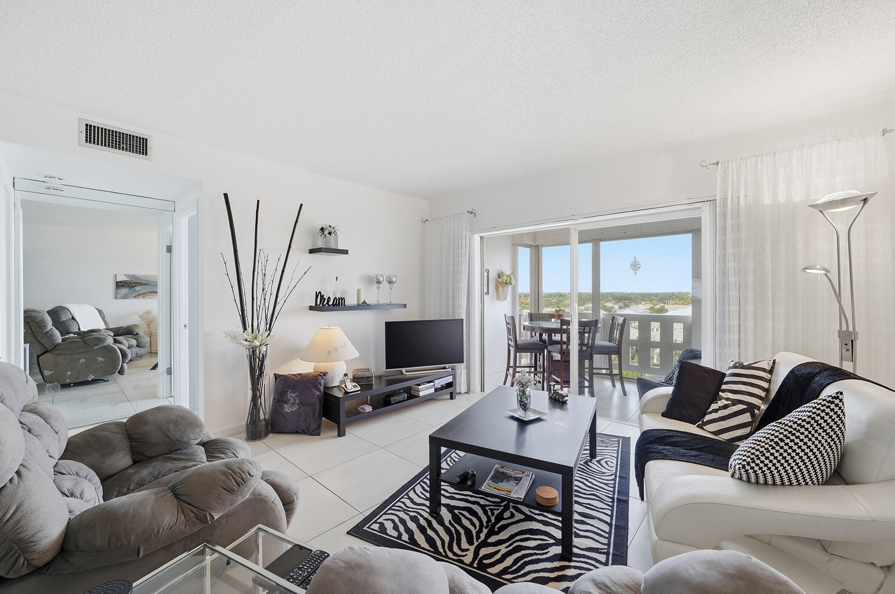 HILLCREST EAST NO 23 CONDO - Residential