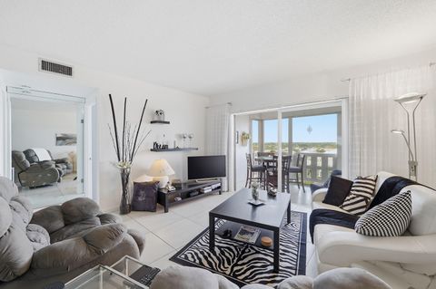 Tiny photo for 4330 Hillcrest Drive #804, Hollywood, FL 33021 (MLS # B26014460)