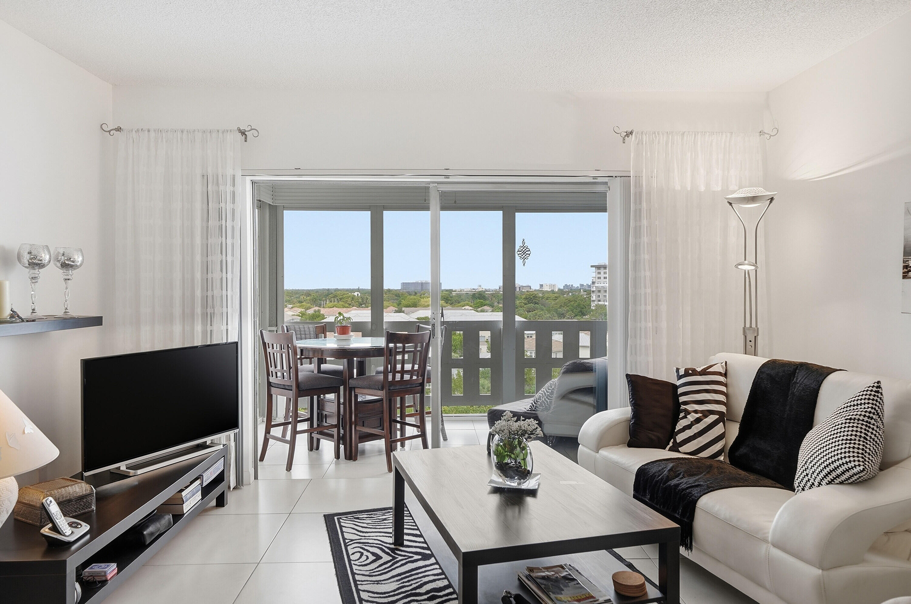 HILLCREST EAST NO 23 CONDO - Residential