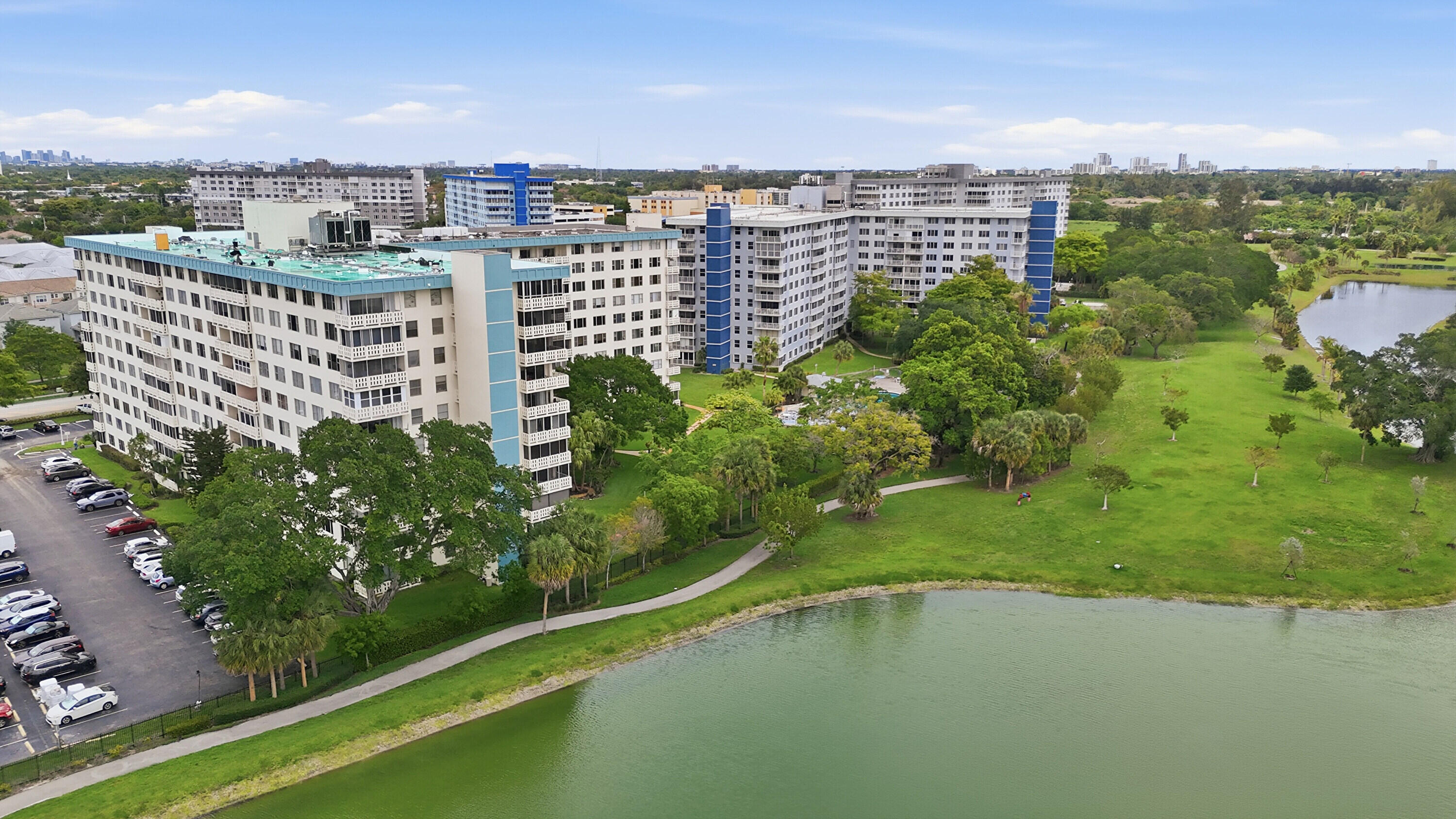 HILLCREST EAST NO 23 CONDO - Residential