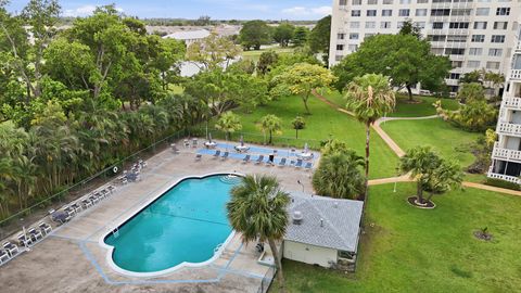 Tiny photo for 4330 Hillcrest Drive #804, Hollywood, FL 33021 (MLS # B26014460)