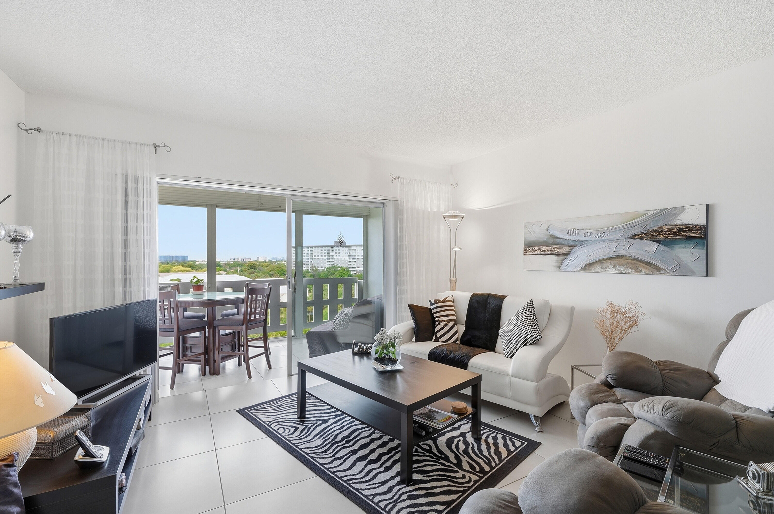 HILLCREST EAST NO 23 CONDO - Residential