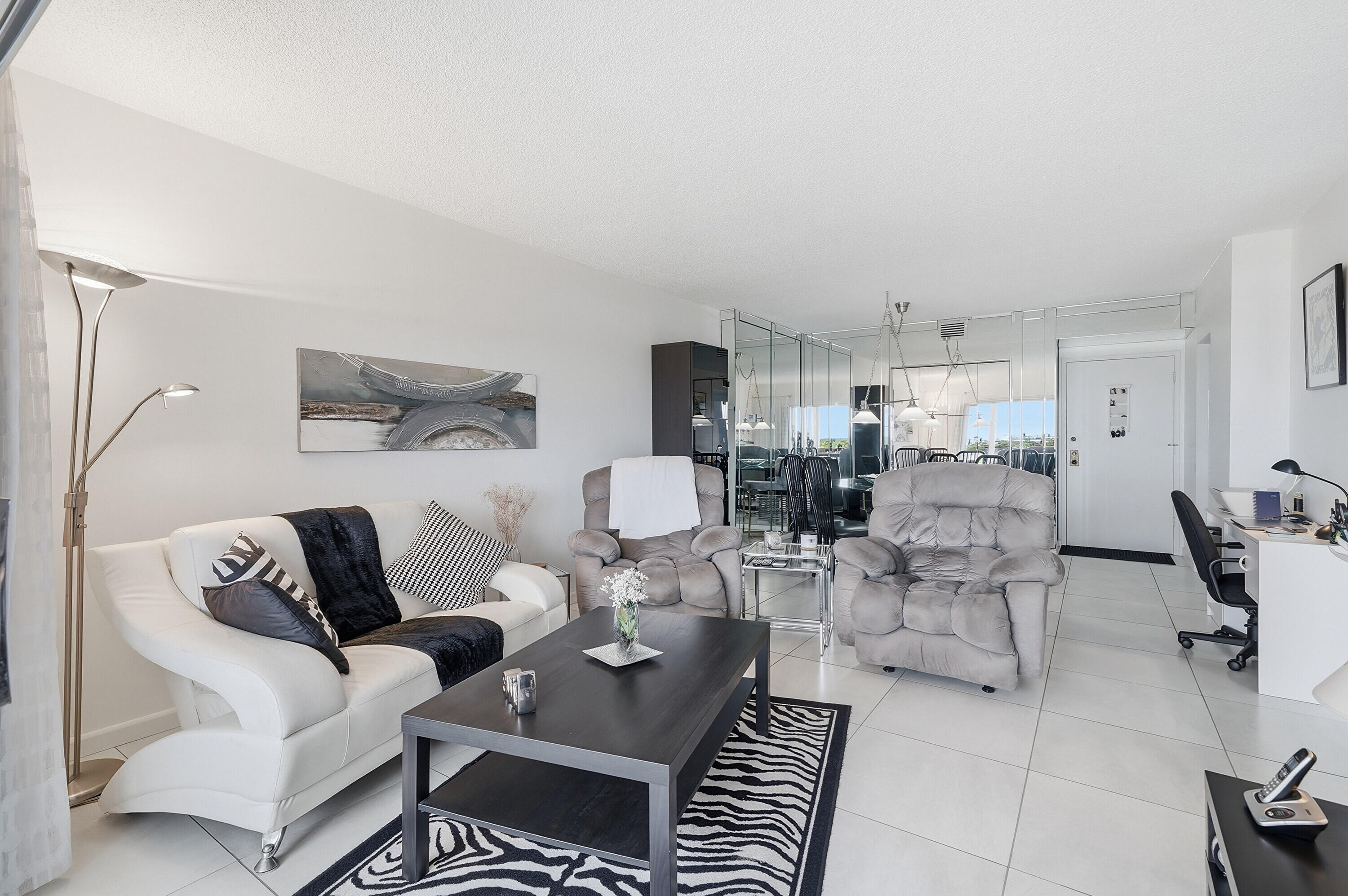 HILLCREST EAST NO 23 CONDO - Residential