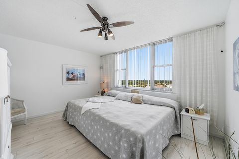 Tiny photo for 4330 Hillcrest Drive #804, Hollywood, FL 33021 (MLS # B26014460)