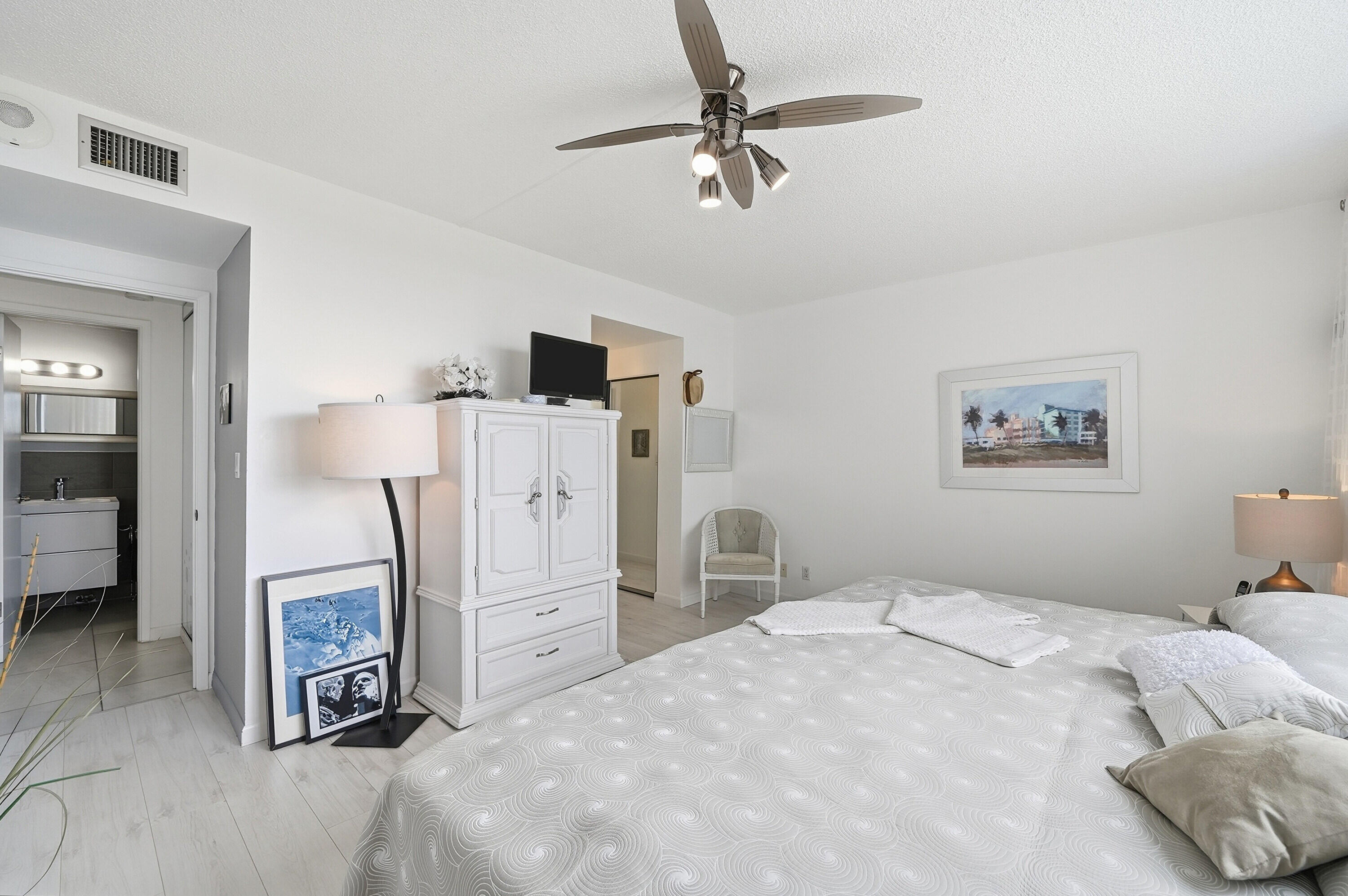 HILLCREST EAST NO 23 CONDO - Residential