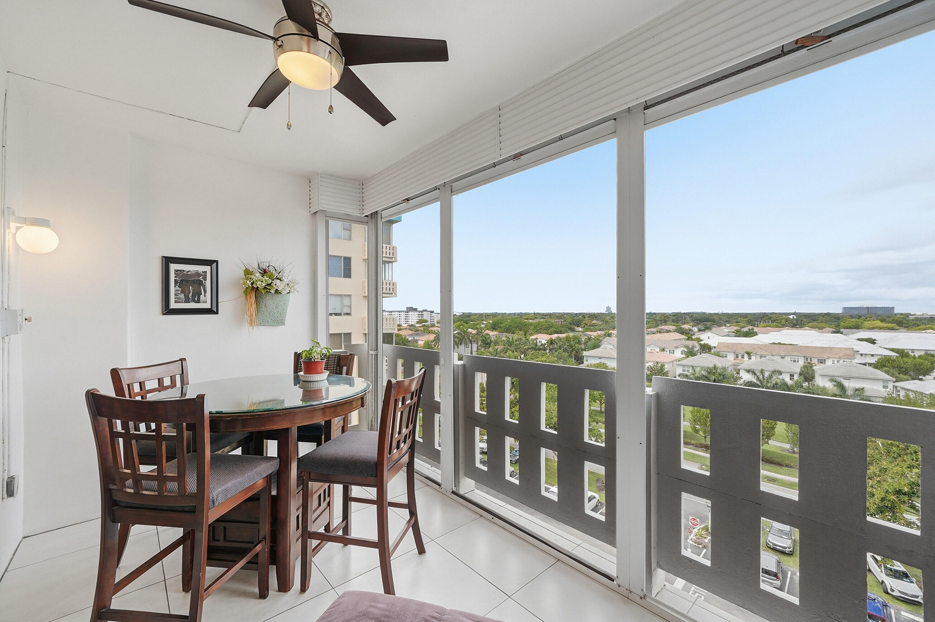 HILLCREST EAST NO 23 CONDO - Residential