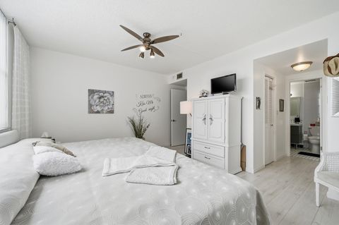 Tiny photo for 4330 Hillcrest Drive #804, Hollywood, FL 33021 (MLS # B26014460)