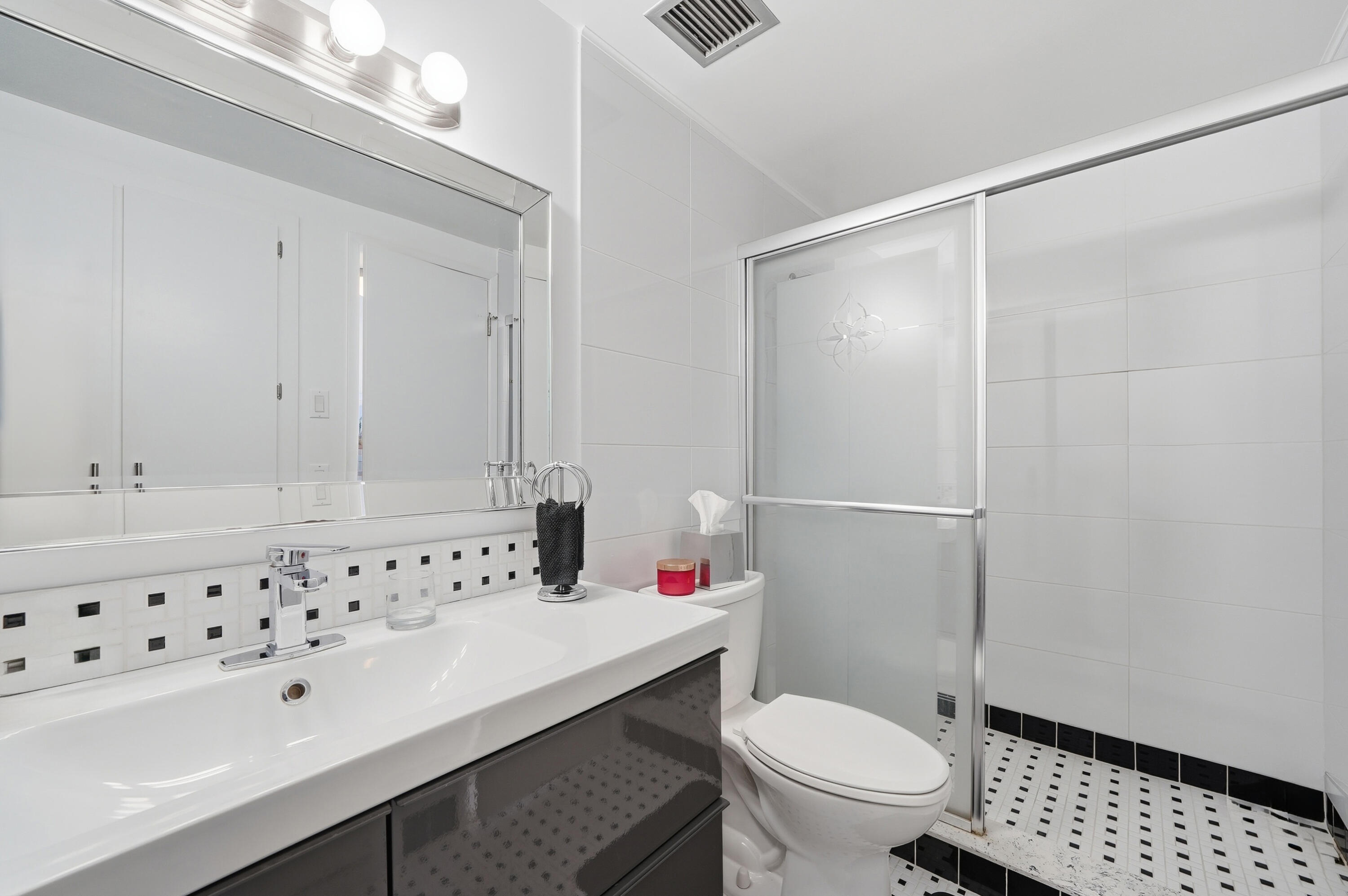 HILLCREST EAST NO 23 CONDO - Residential