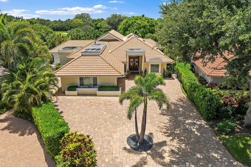 Photo of 13709 Rivoli Drive, Palm Beach Gardens, FL 33410 (MLS # R11098831)