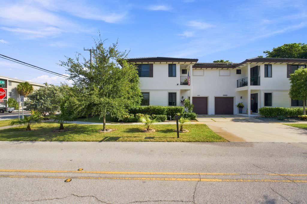Photo of 1090 SE 3RD Street #1090, Pompano Beach, FL 33060 (MLS # B26067074)