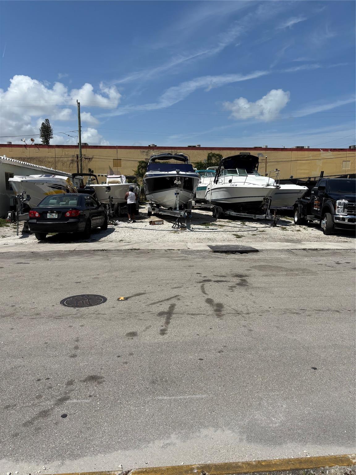 Hollywood Little Ranches - Residential Income