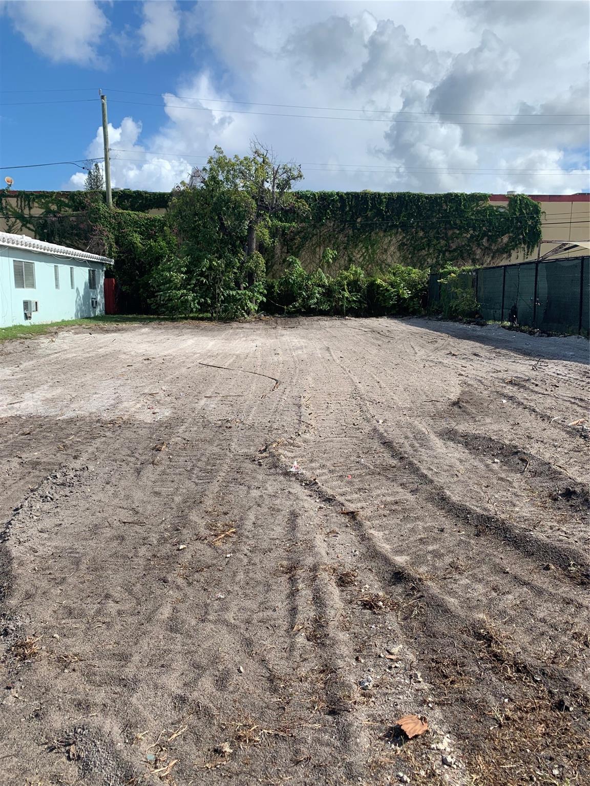 Hollywood Little Ranches - Residential Income