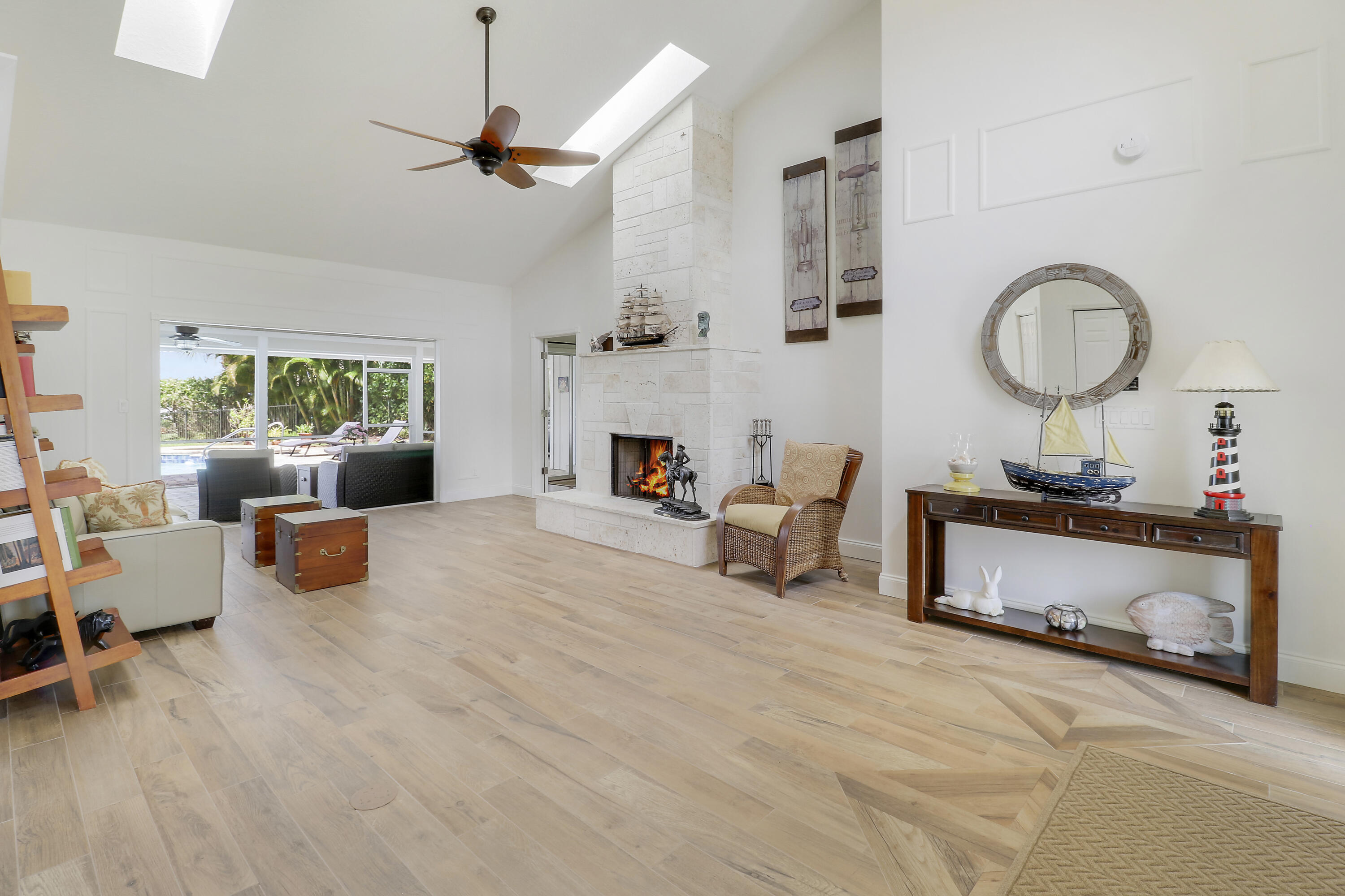 RIVER RIDGE (TEQUESTA) - Residential