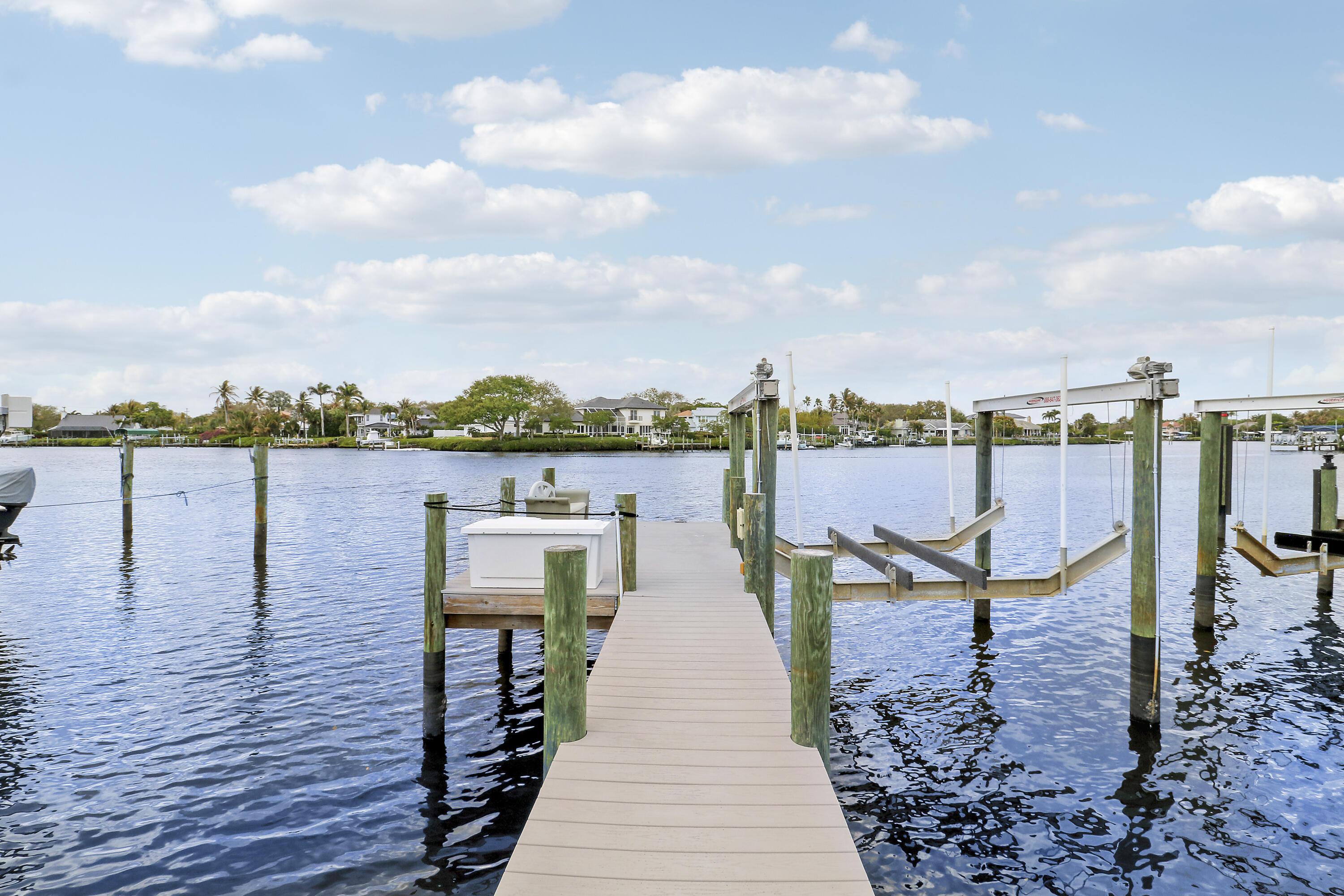 RIVER RIDGE (TEQUESTA) - Residential