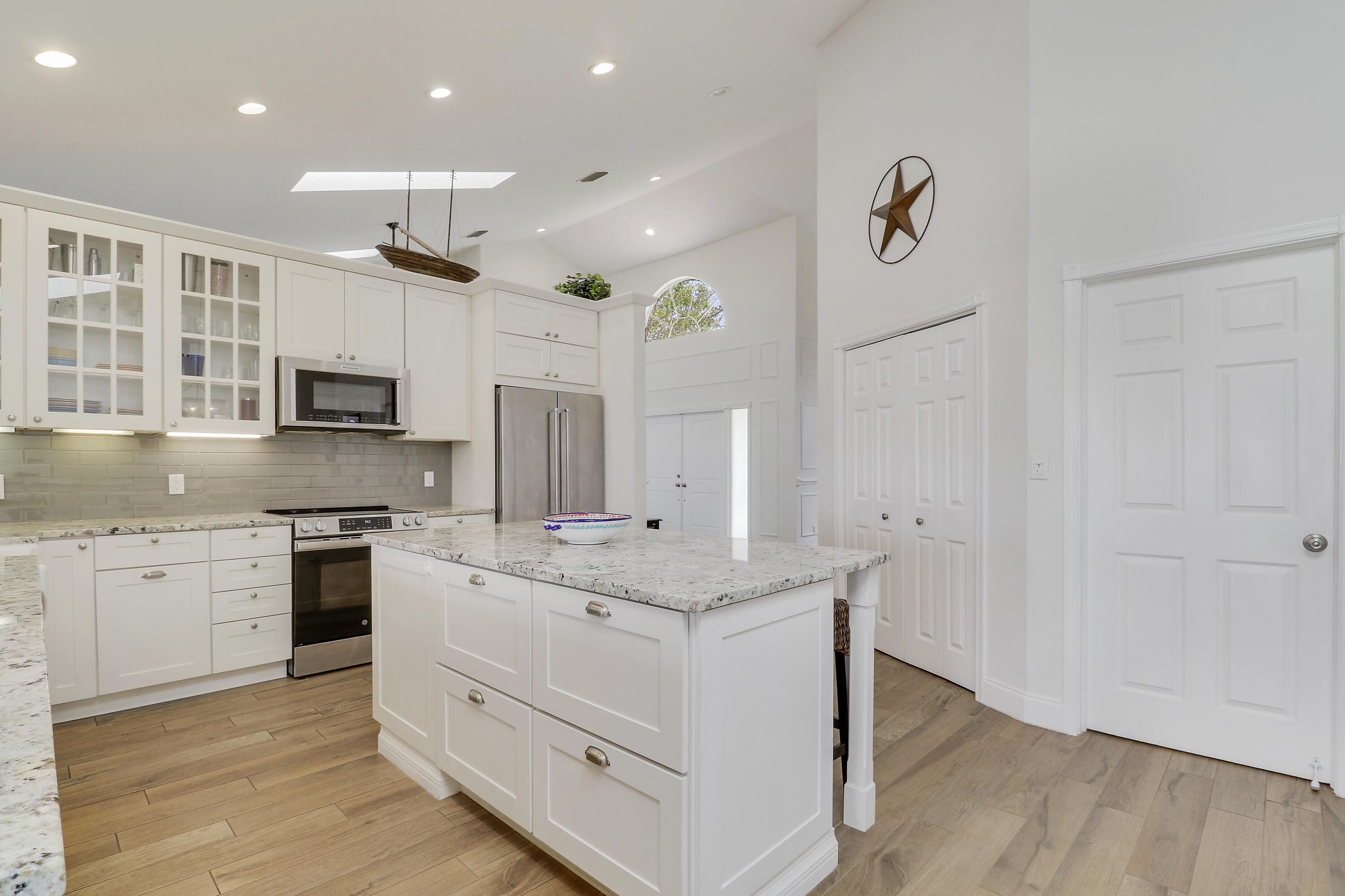 RIVER RIDGE (TEQUESTA) - Residential