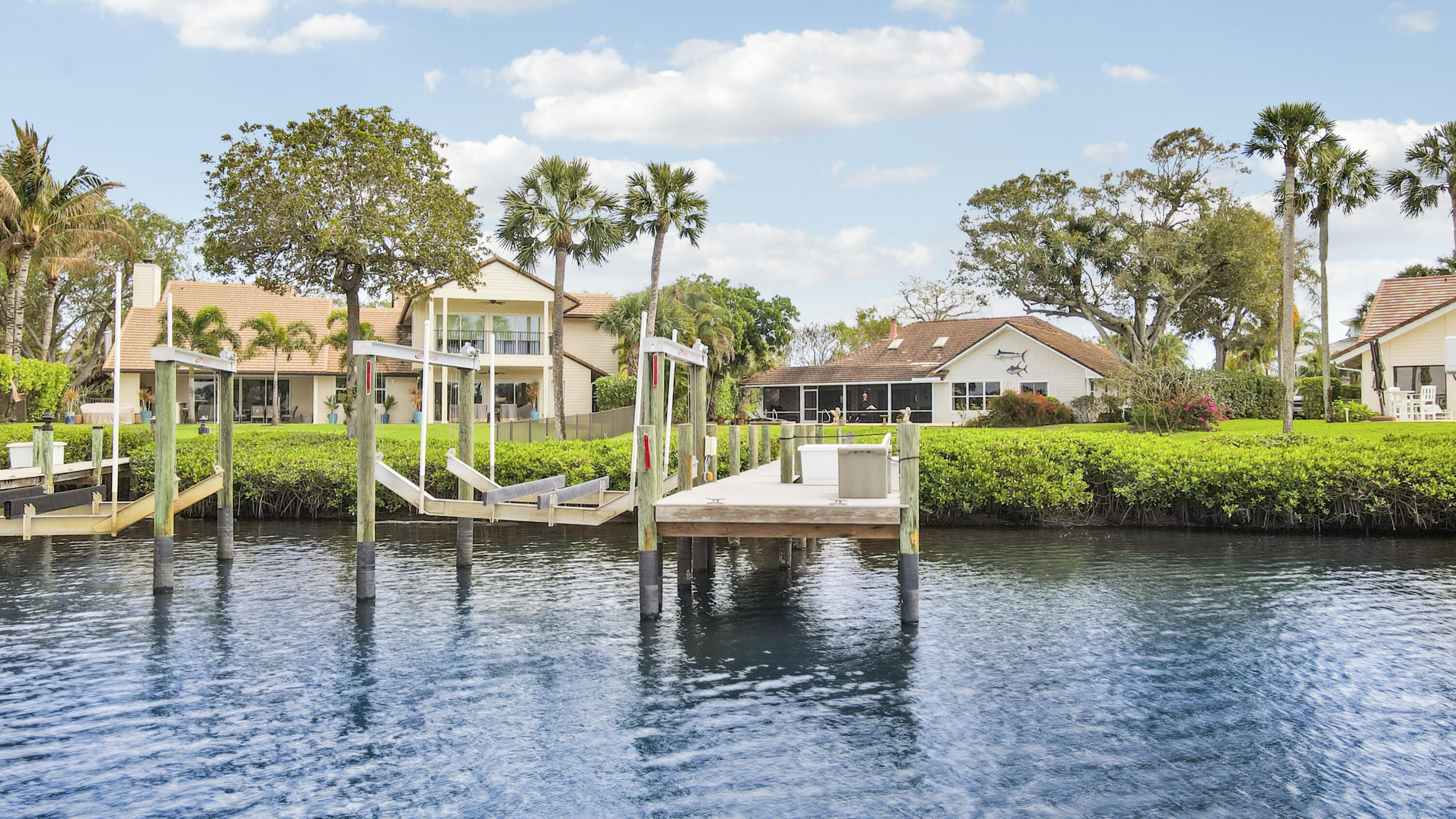 RIVER RIDGE (TEQUESTA) - Residential