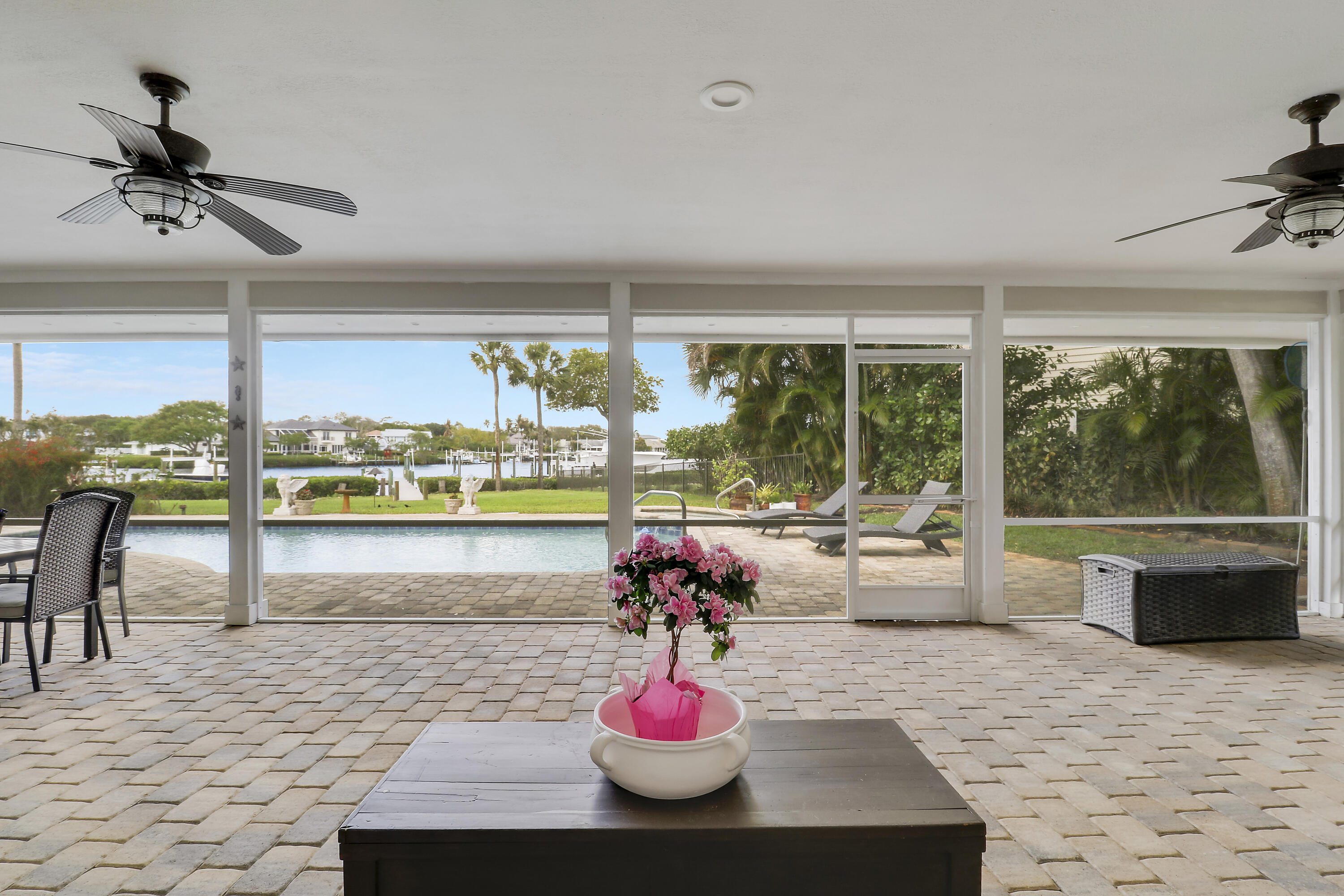 RIVER RIDGE (TEQUESTA) - Residential