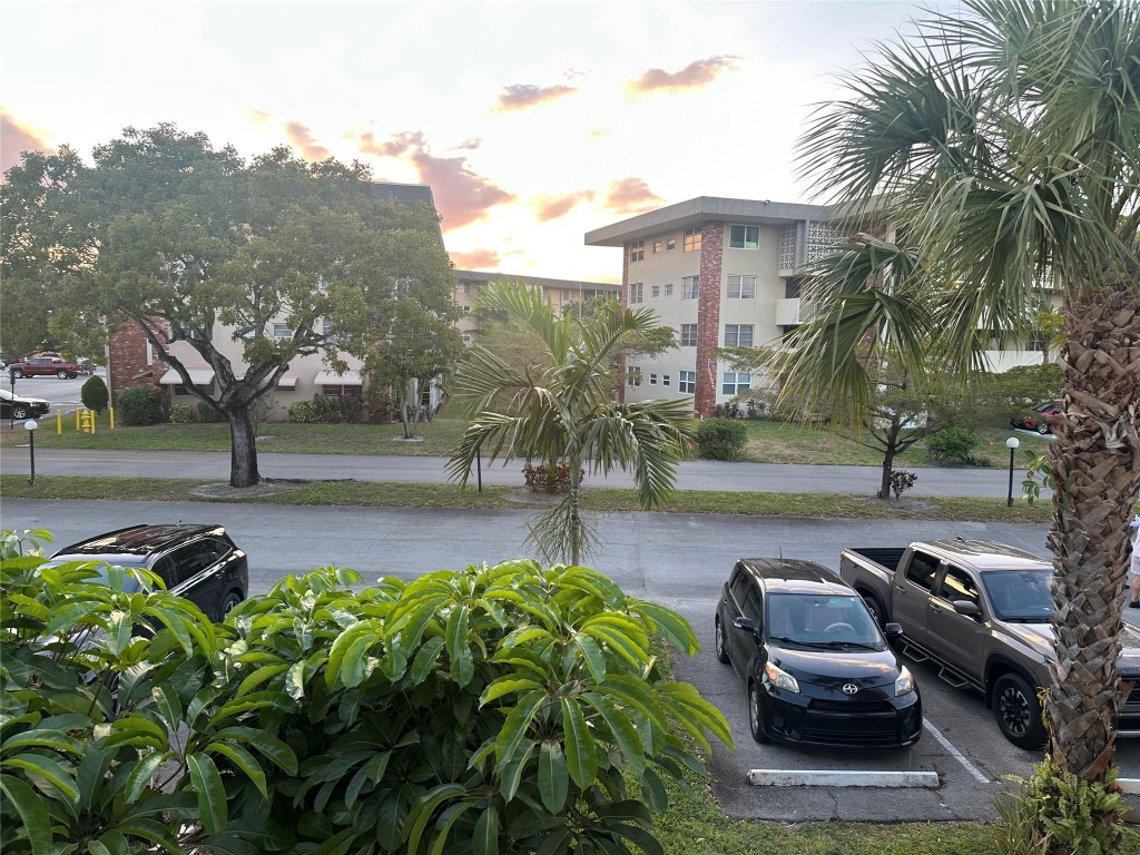 Lauderdale Oaks Condo Xix - Residential Lease