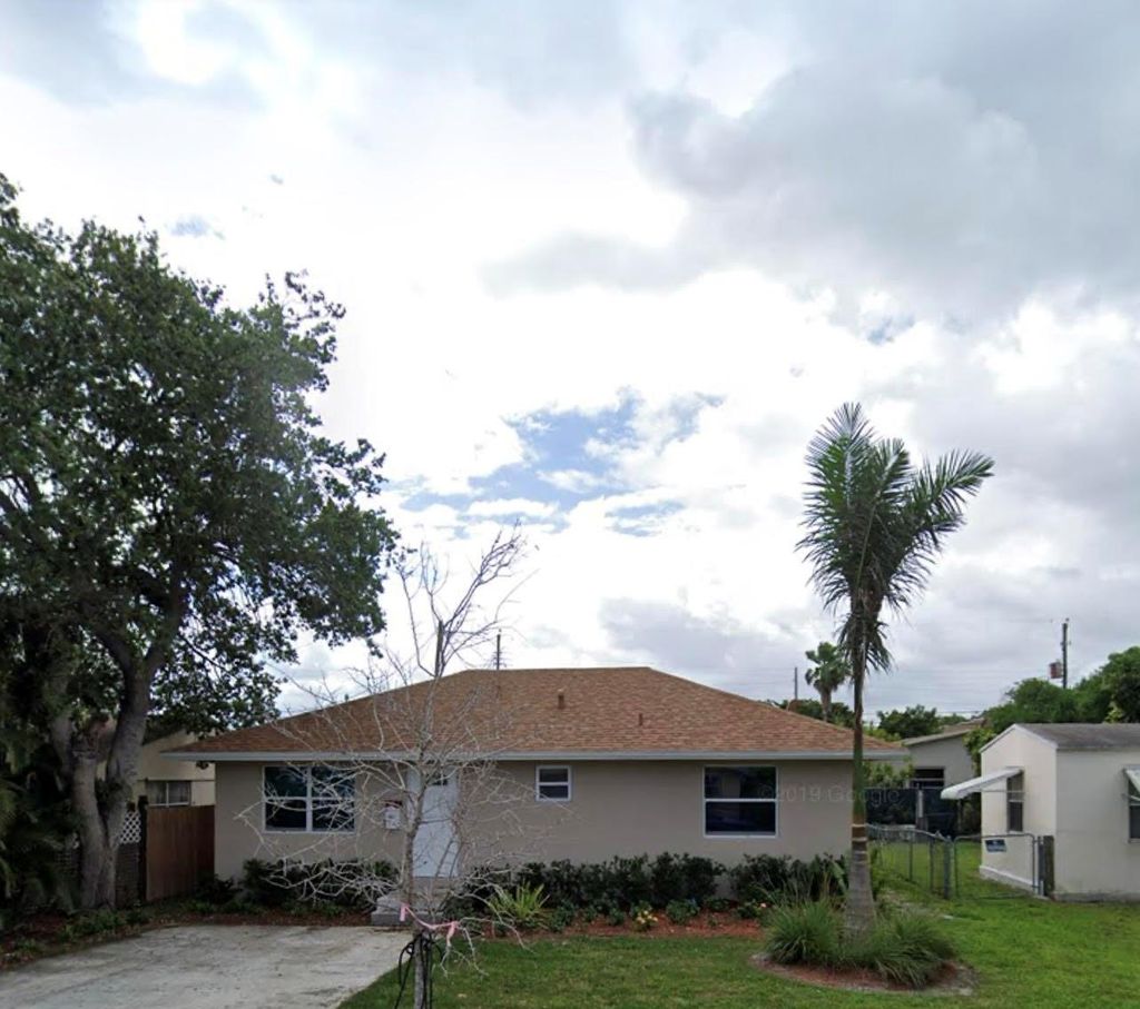 Photo of 2508 McKinley St, Hollywood, FL 33020 (MLS # F10460256)