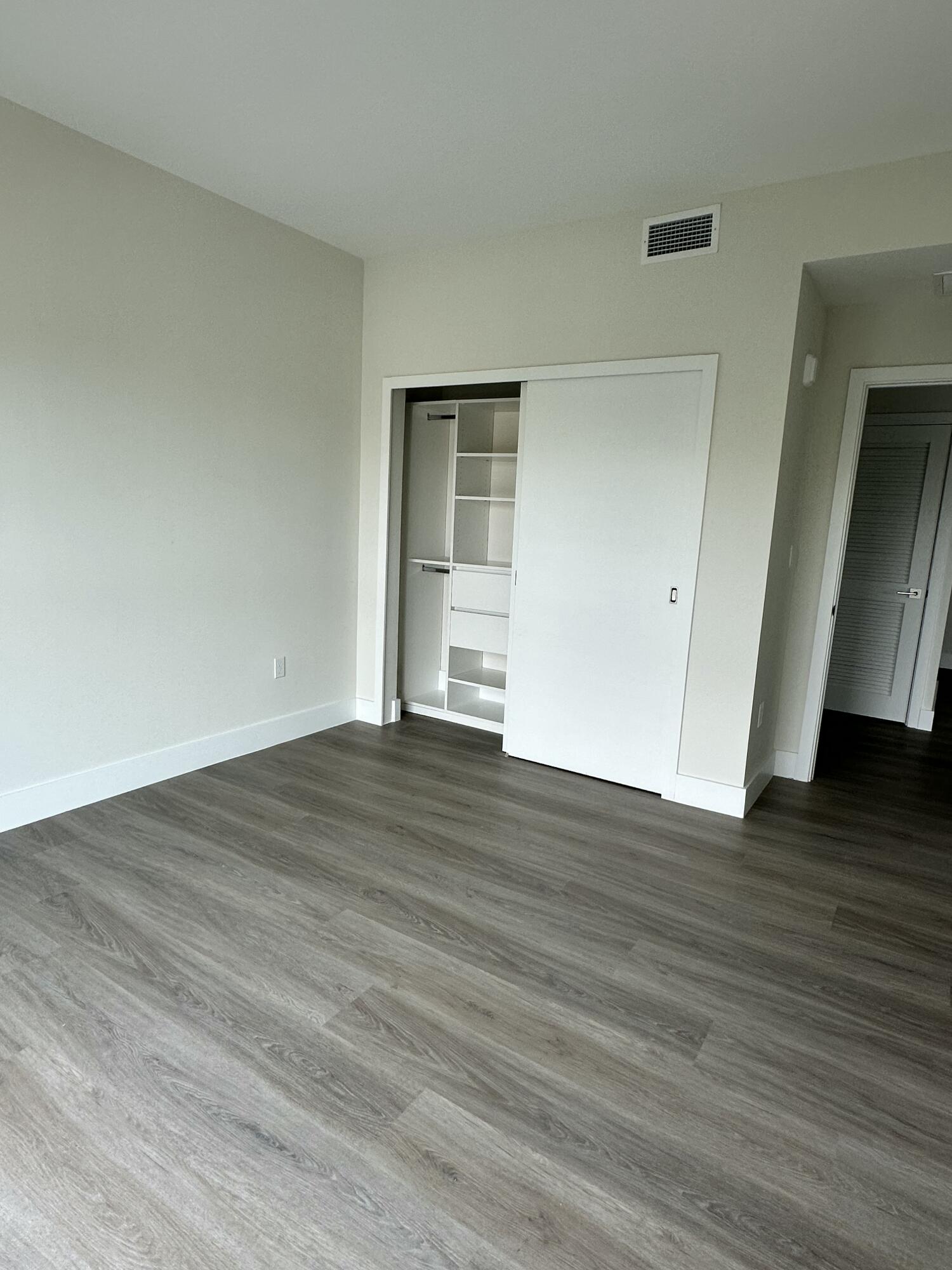 Aesthetic Apts Condo - Residential
