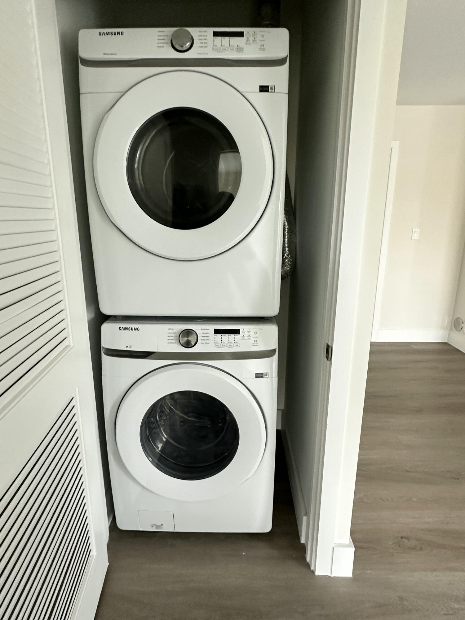 Aesthetic Apts Condo - Residential
