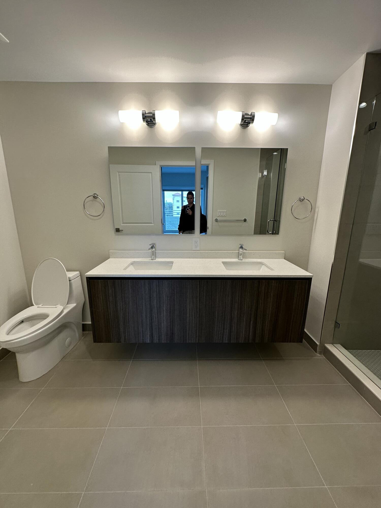 Aesthetic Apts Condo - Residential