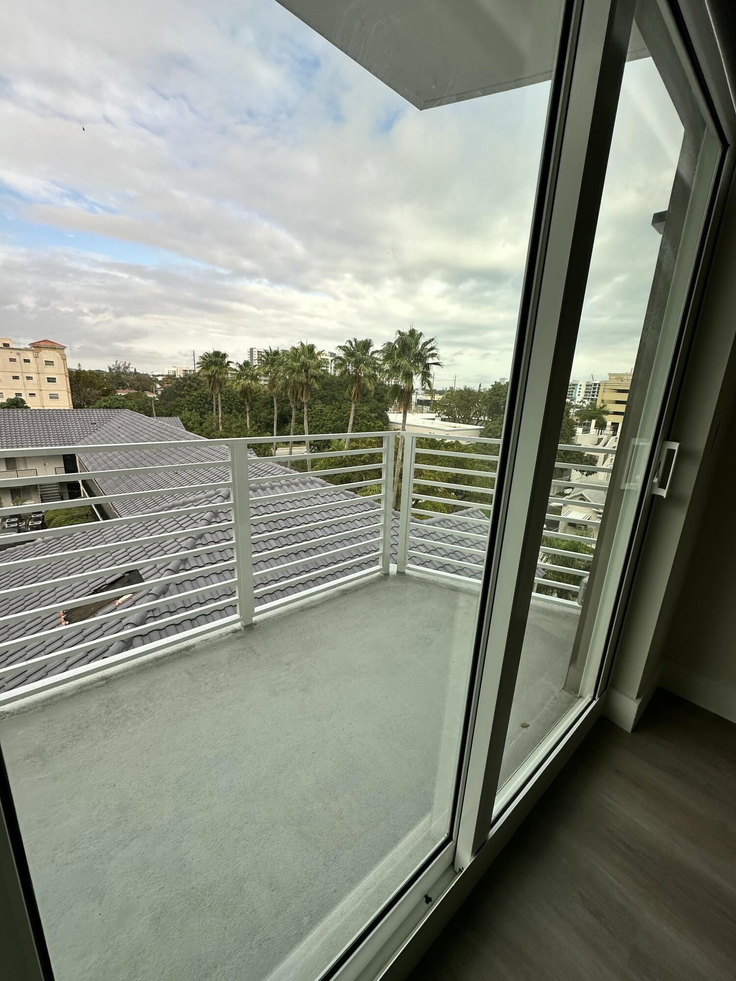 Aesthetic Apts Condo - Residential