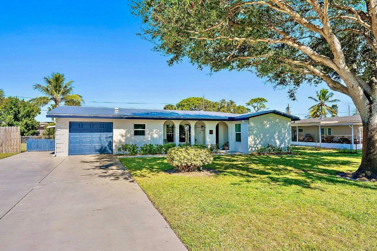 306 SW Winnachee Drive
