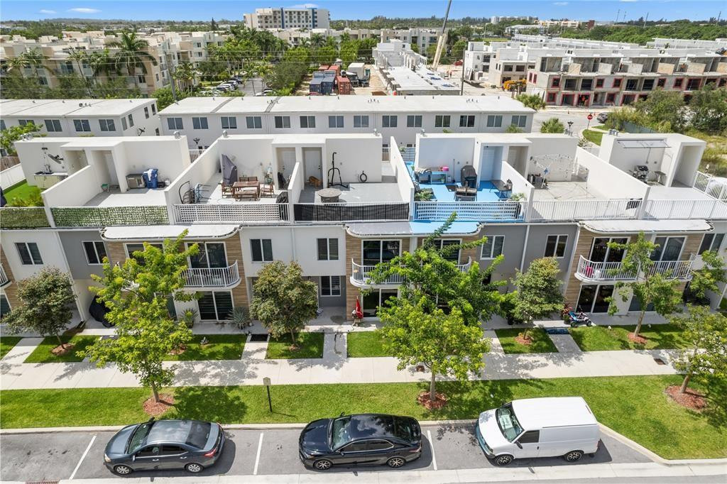 PARADISE ONE - Residential Lease