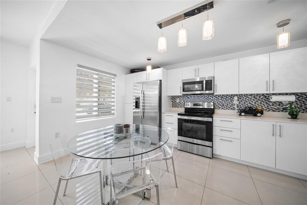 PARADISE ONE - Residential Lease