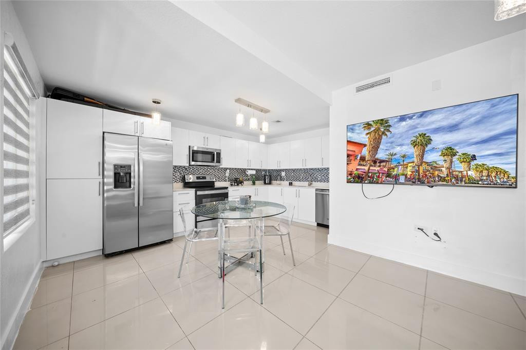 PARADISE ONE - Residential Lease