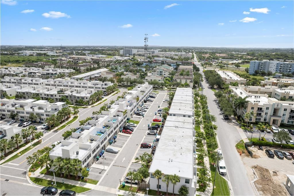 PARADISE ONE - Residential Lease