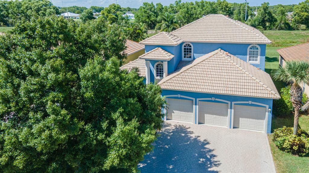 Photo of 392 NW Sheffield Circle Cir, Port Saint Lucie, FL 34983 (MLS # R10829171)