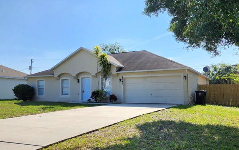 Single Family Residence in Port St Lucie FL 4643 Carib Street St.jpg