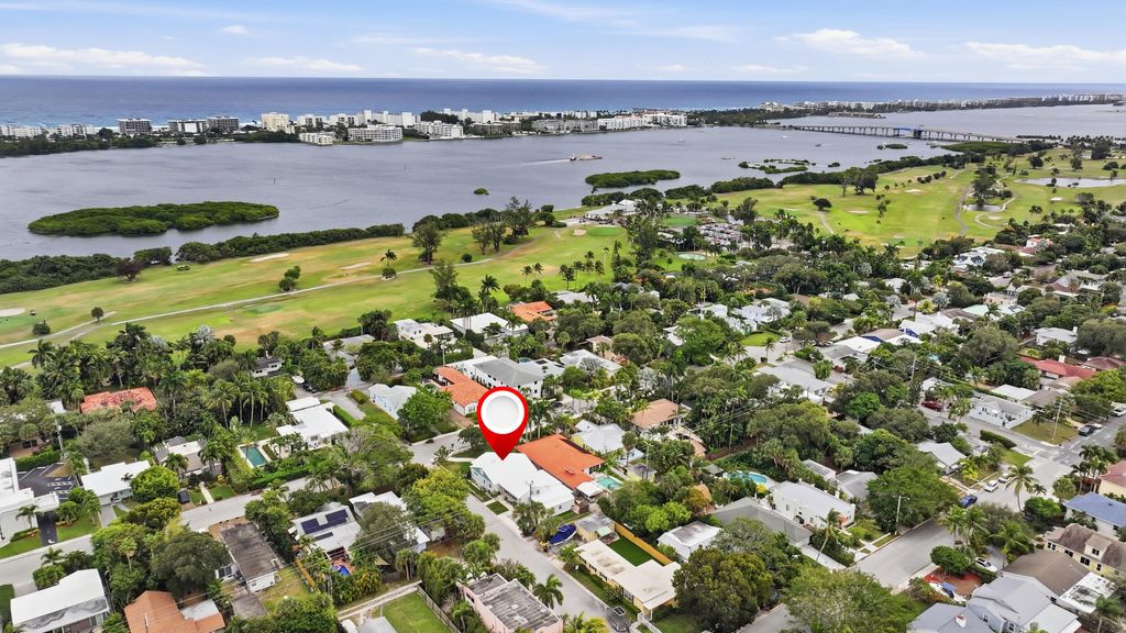 Photo of 831 N Lakeside Drive, Lake Worth Beach, FL 33460 (MLS # B26027814)