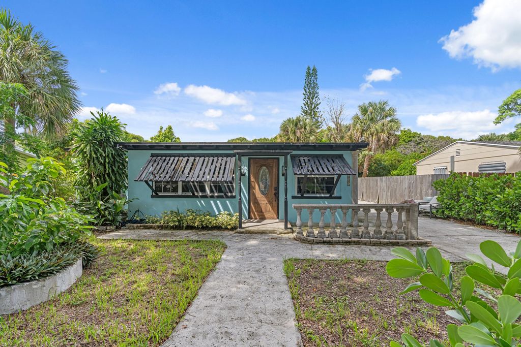 Photo of 3101 Glenwood Road, West Palm Beach, FL 33405 (MLS # R11131653)