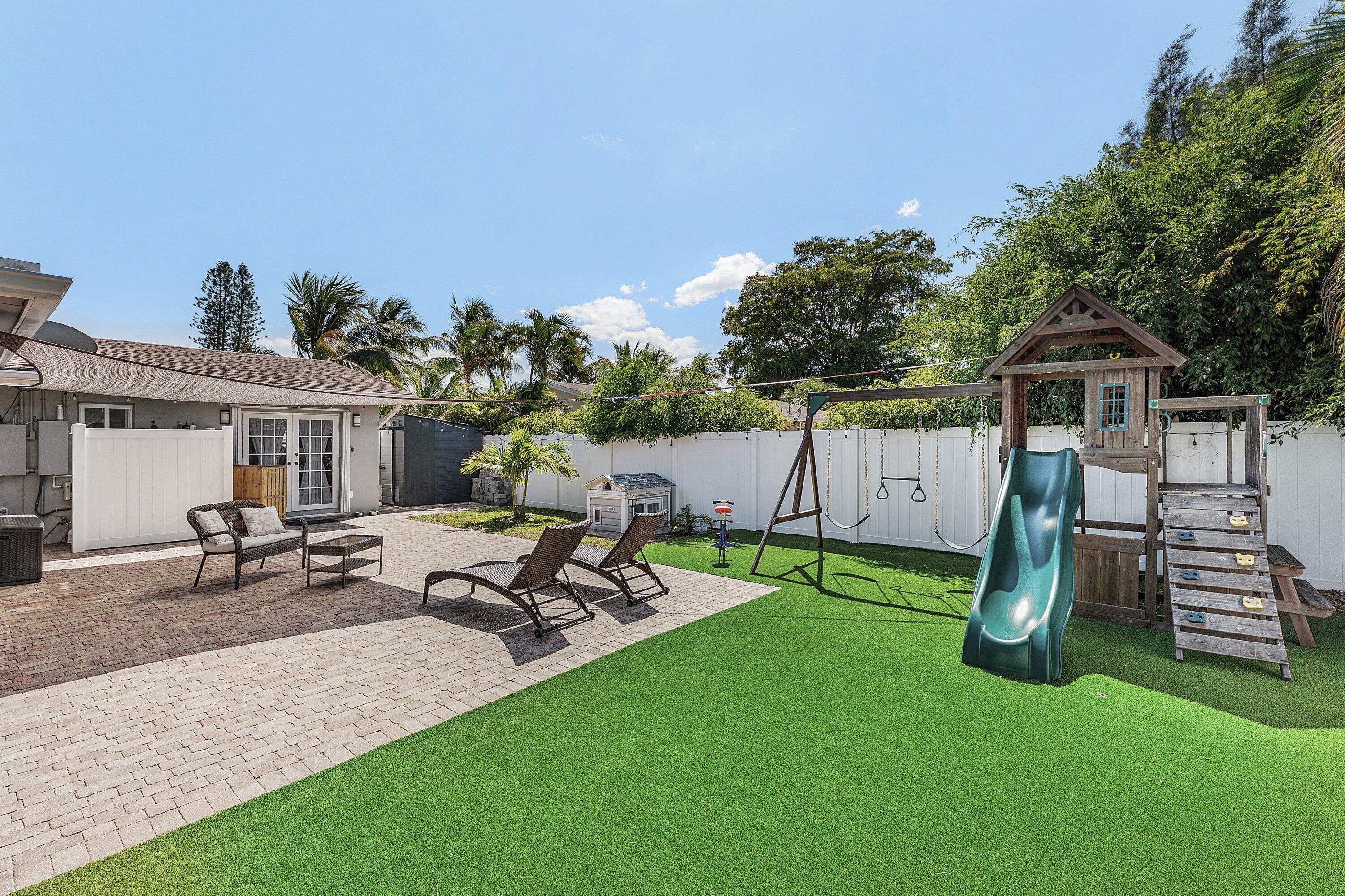 TROPIC PALMS 1 - Residential