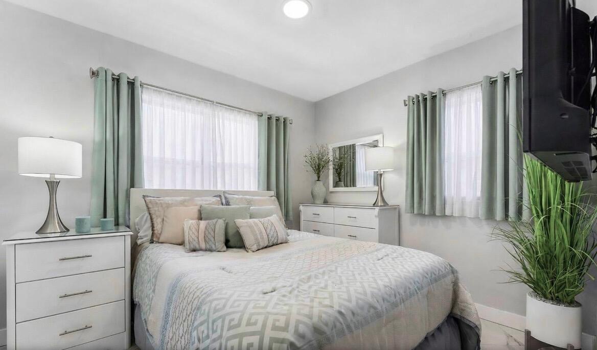 TROPIC PALMS 1 - Residential
