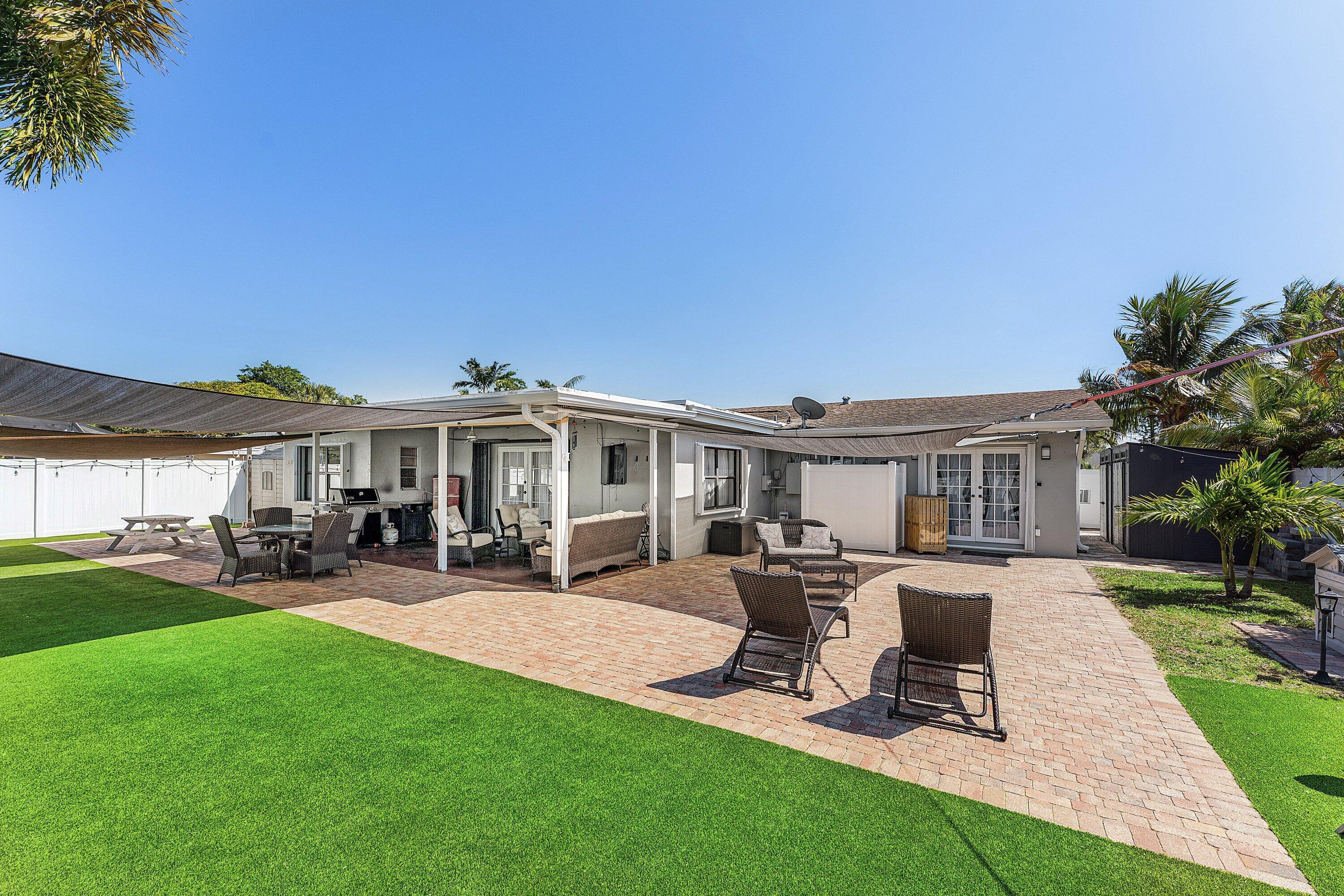 TROPIC PALMS 1 - Residential