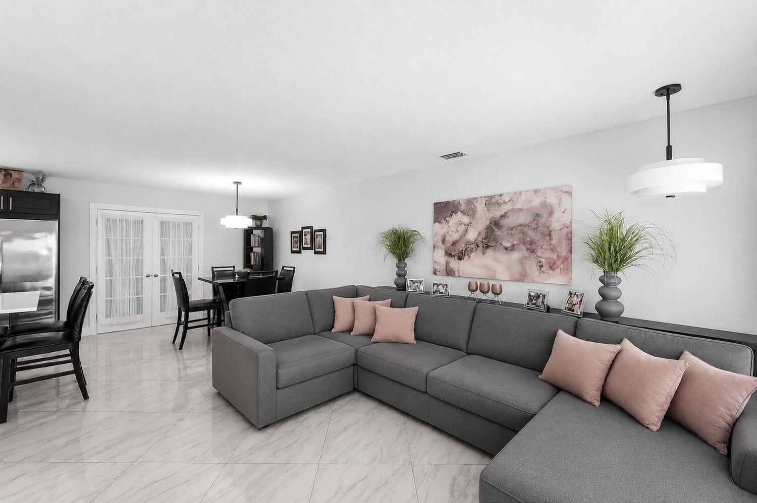 TROPIC PALMS 1 - Residential