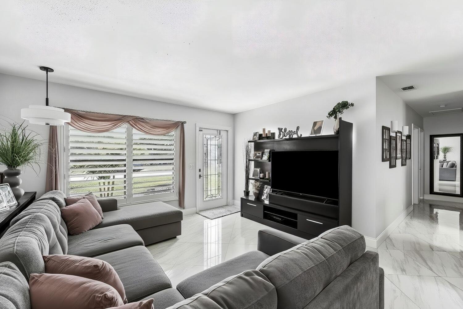 TROPIC PALMS 1 - Residential