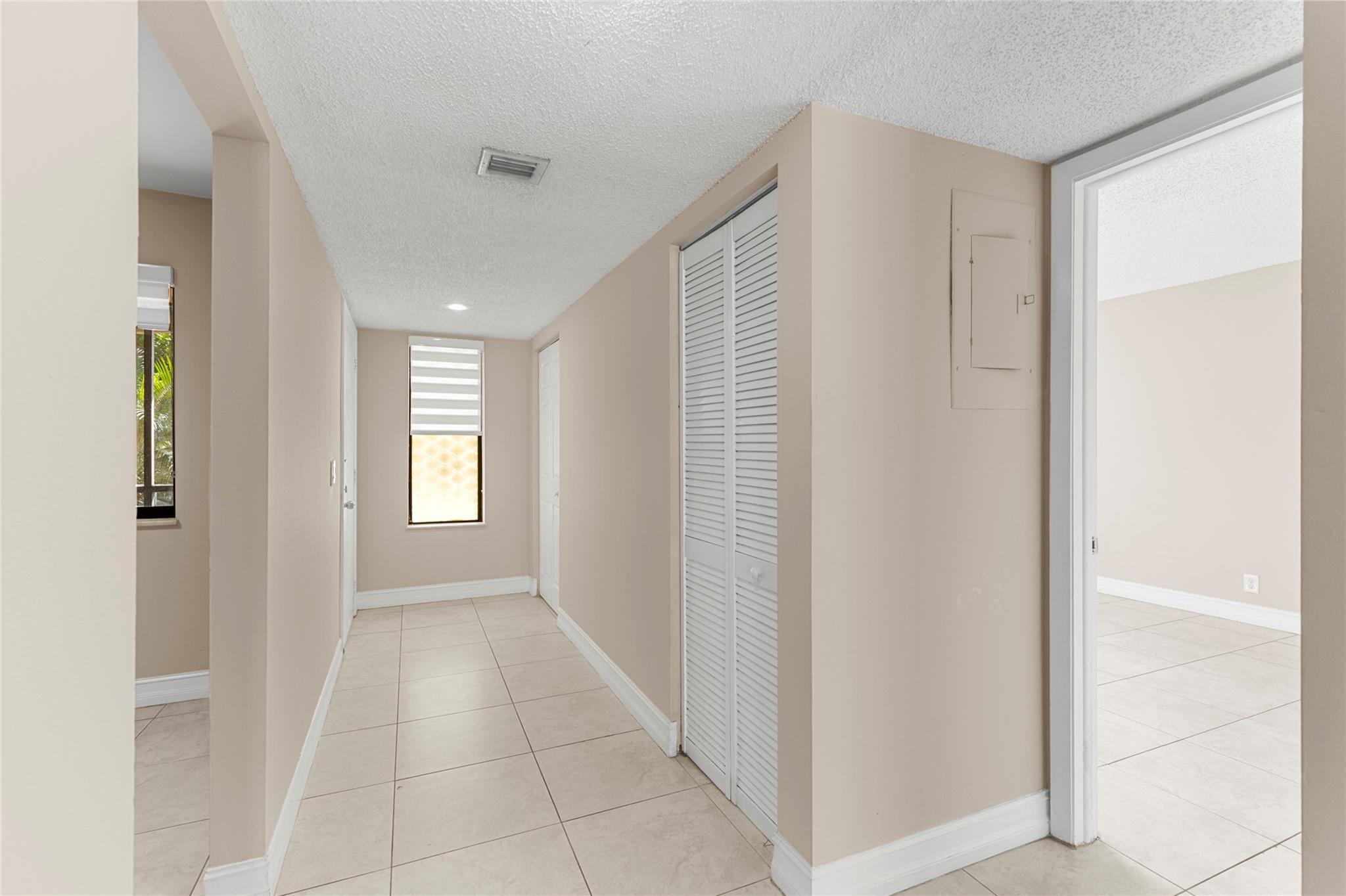 Racquet Club Apts At - Residential Lease