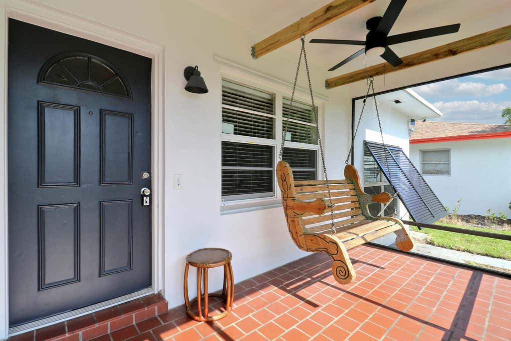 Photo of 917 N OCEAN BREEZE, Lake Worth Beach, FL 33460 (MLS # B26062732)