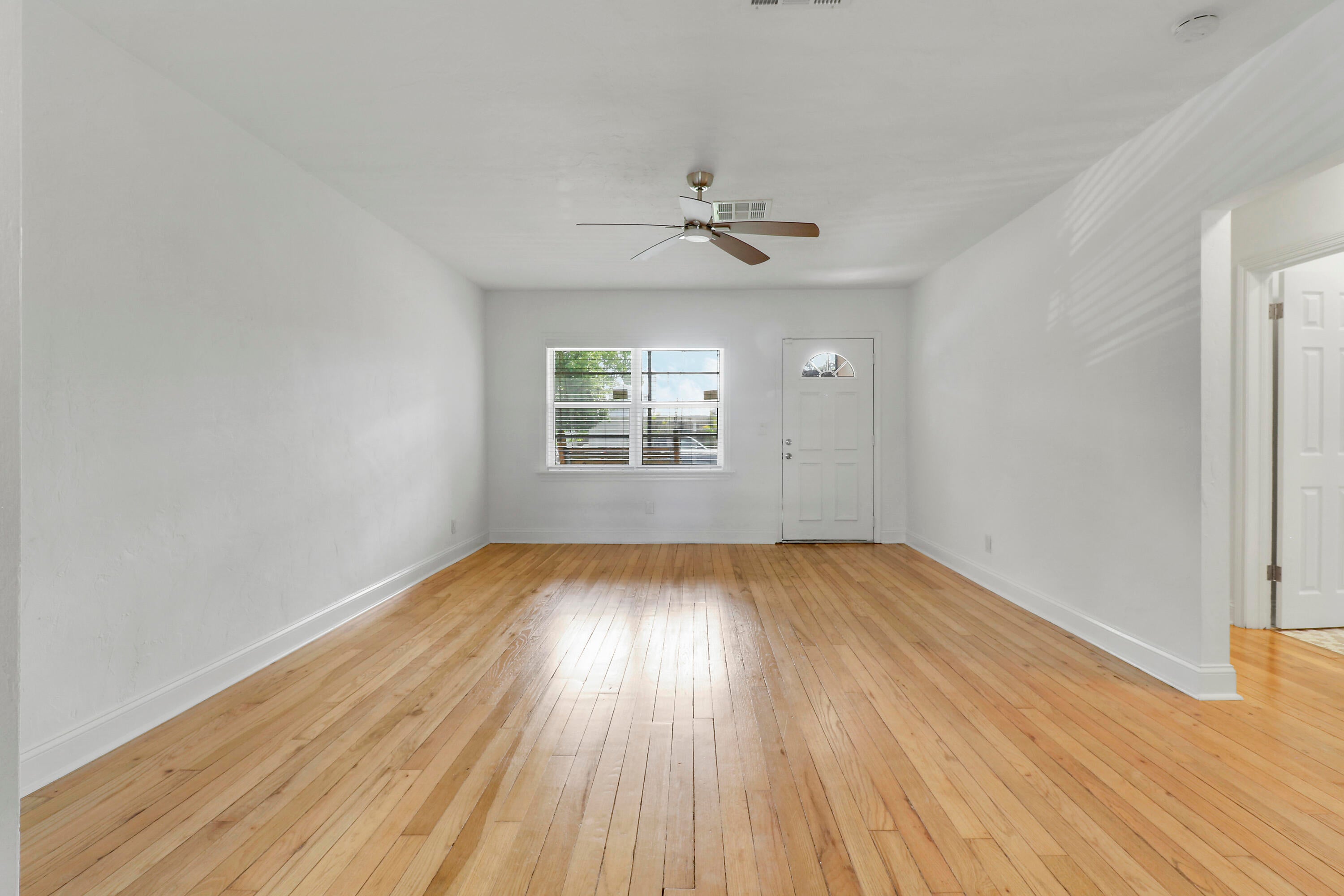 917 N OCEAN BREEZE