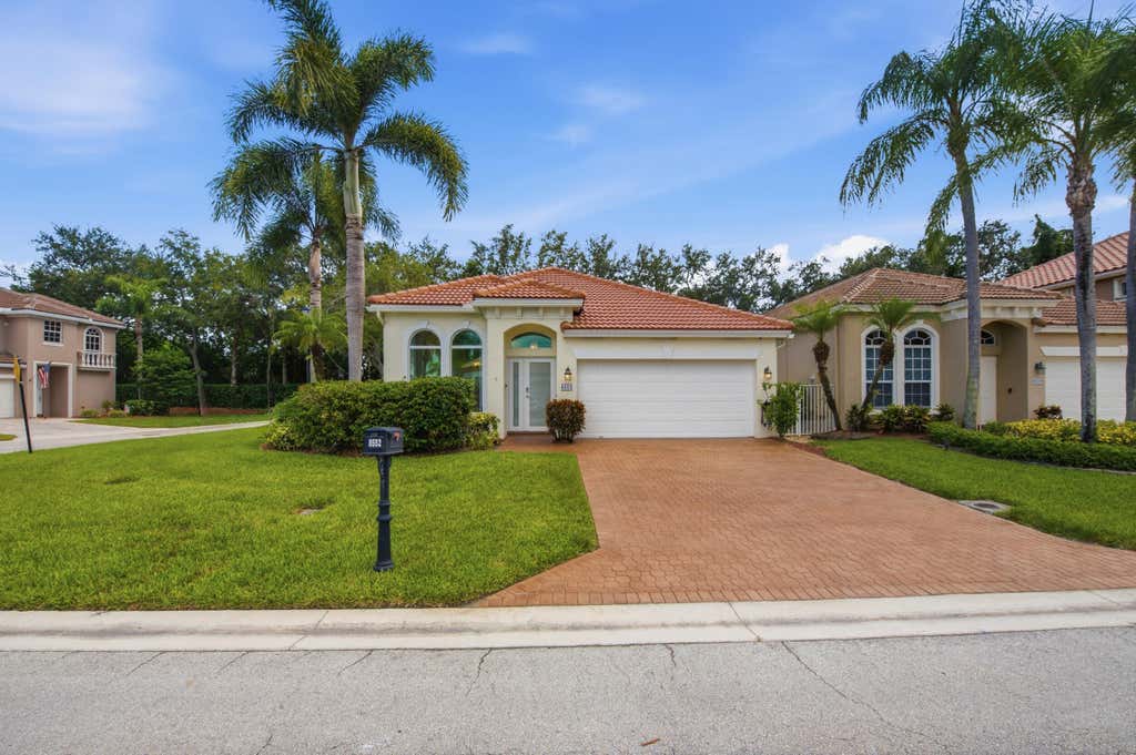 Photo of 8552 VIA GIARDINO, Boca Raton, FL 33433 (MLS # B26064465)
