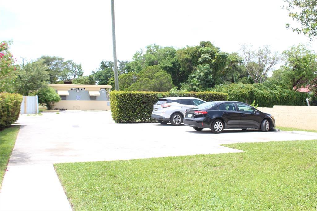 ROSELAND PARK - Residential Lease