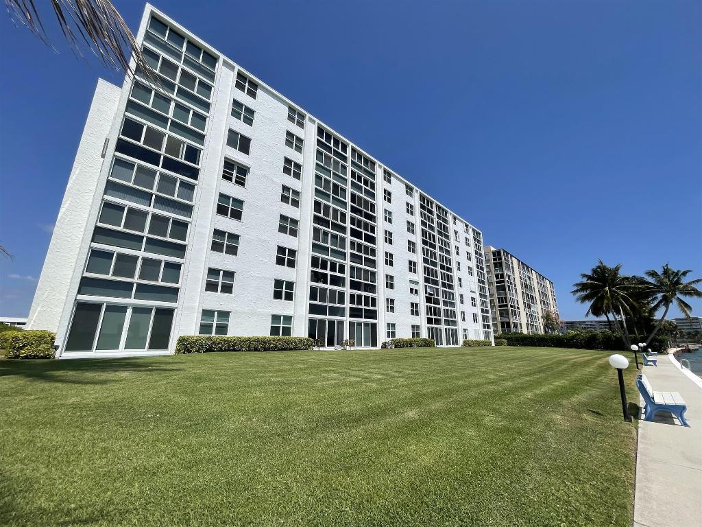 LAKE HARBOUR TOWERS CONDO - Residential