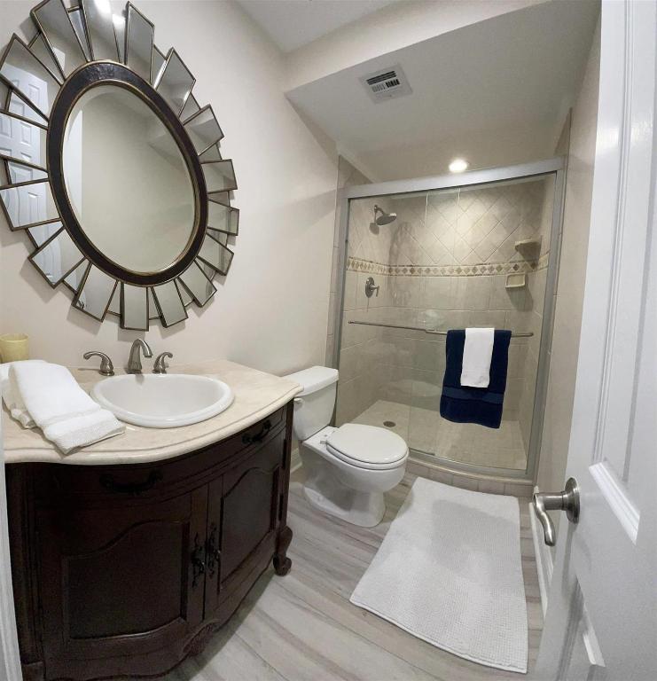 LAKE HARBOUR TOWERS CONDO - Residential