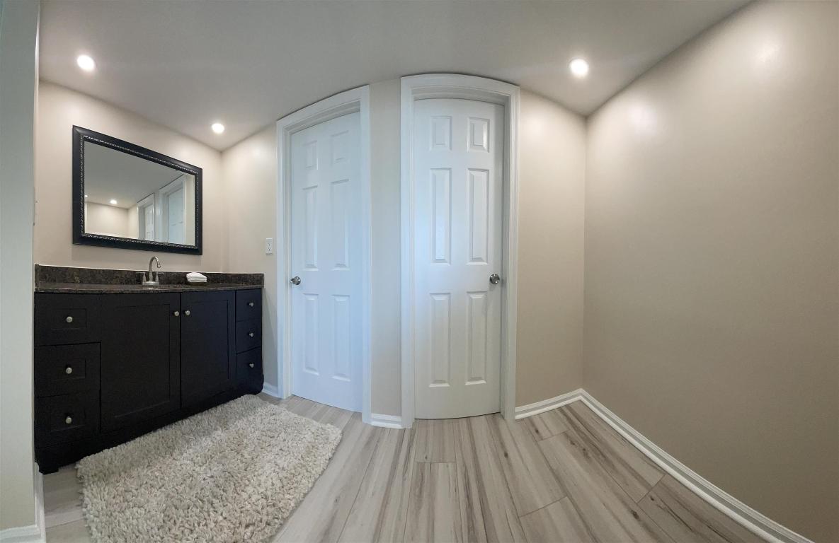 LAKE HARBOUR TOWERS CONDO - Residential